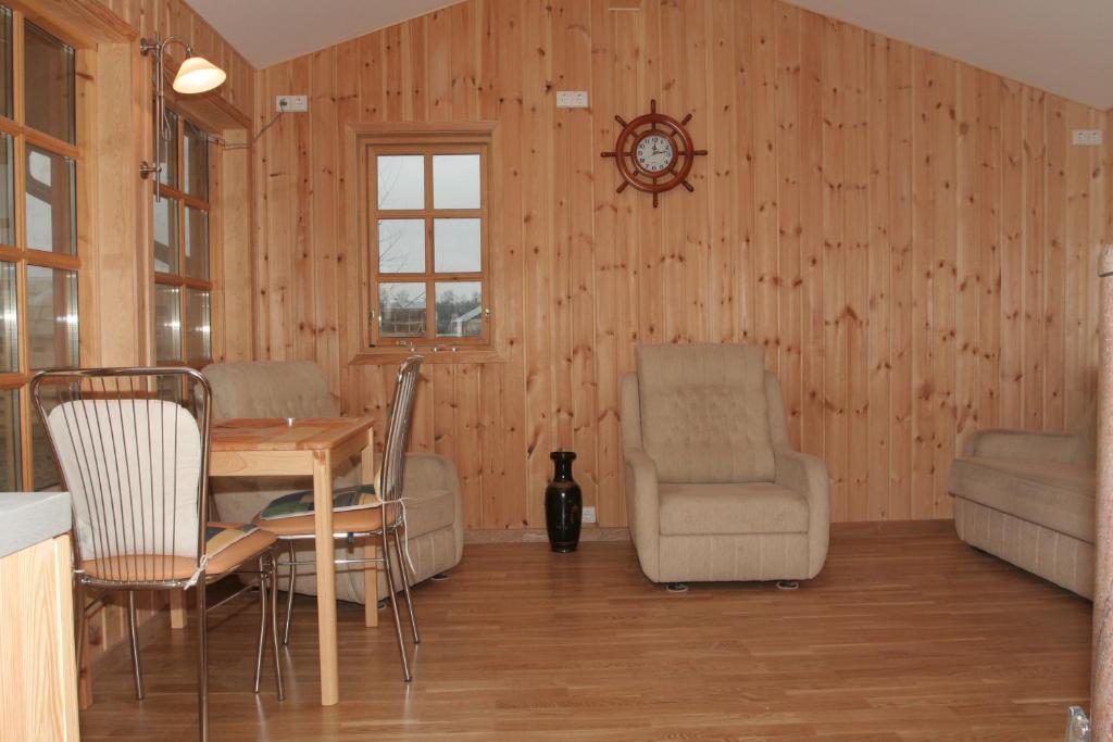 Love Island Guesthouse دروسكينينكاي الغرفة الصورة